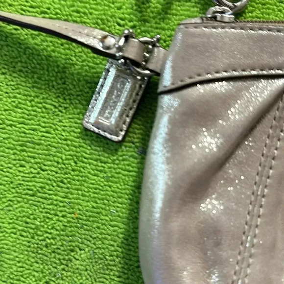 Coach clutch purse - Picture 3 of 6